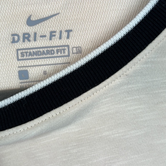 Nike dri fit shirt - Picture 3 of 4